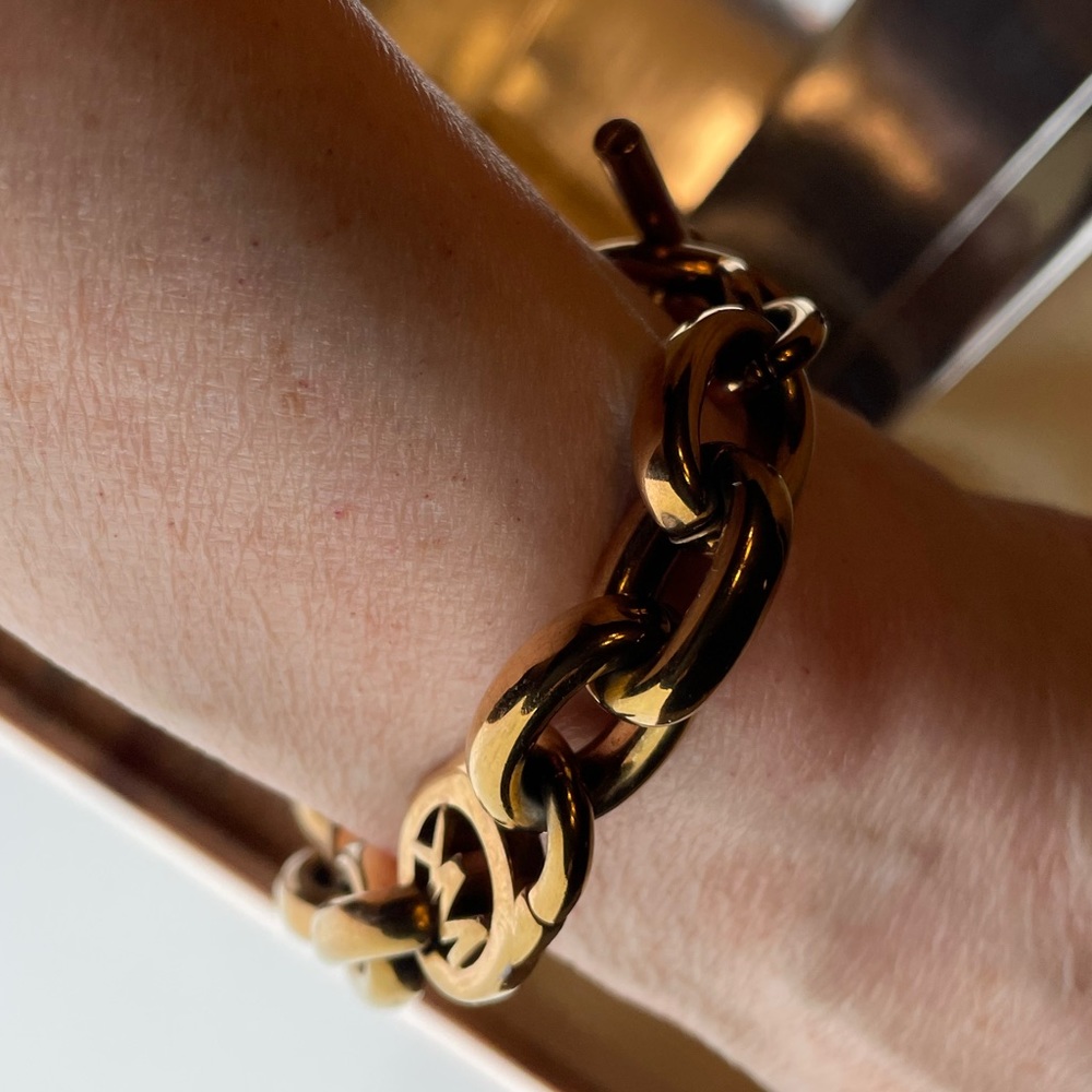 Michael Kors RoseGold Monogram Chain Bracelet; Ring & Bar Lock; 8&1/2” Long; EUC - Picture 2 of 11